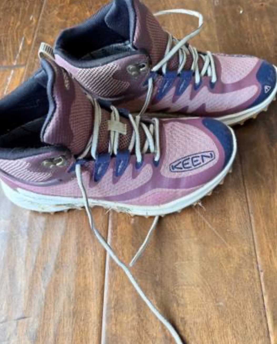 Women’s hiking boots size 8.5-9